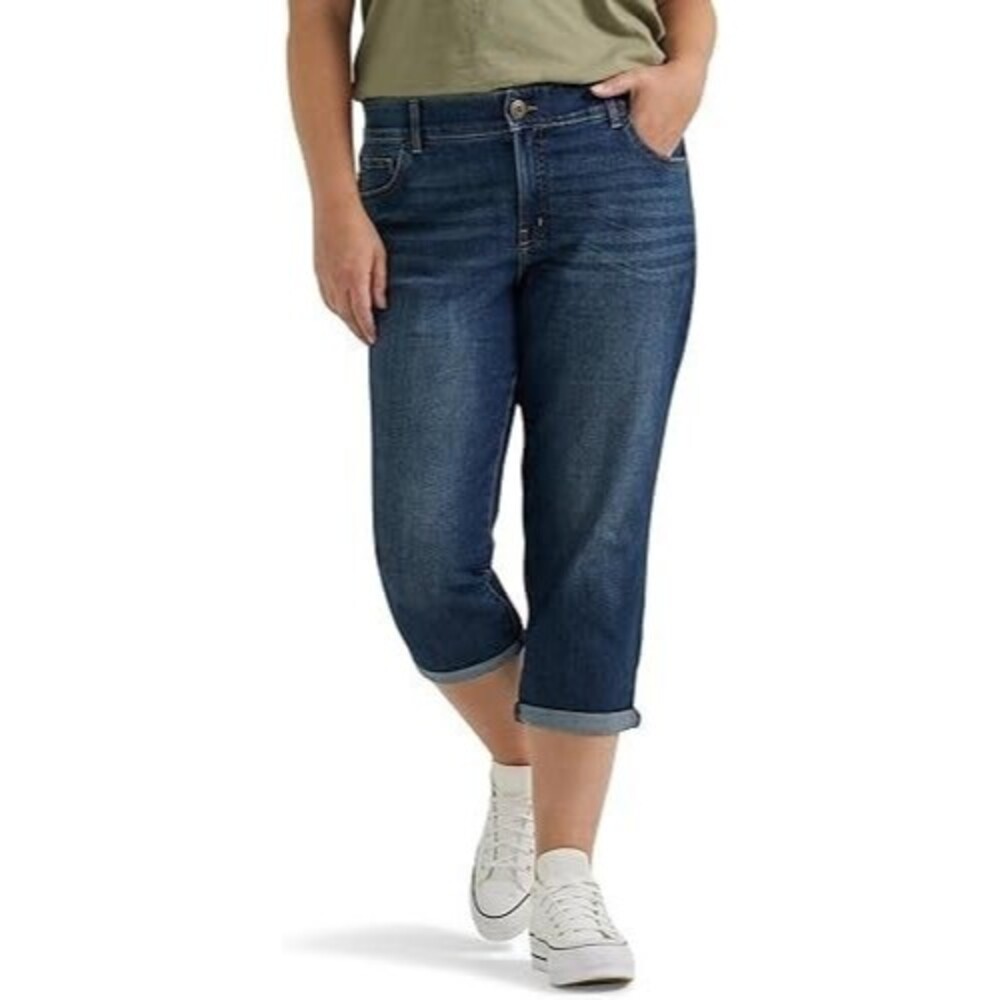 Lee Women's Capri Jeans Size 18W Bewitched Flex Motion 5 Pocket Mid-Rise Cropped